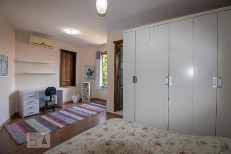 Casa à venda com 380m², 3 quartos e 2 vagas Casa à venda com 380m², 3 quartos e 2 vagasSuíte 2