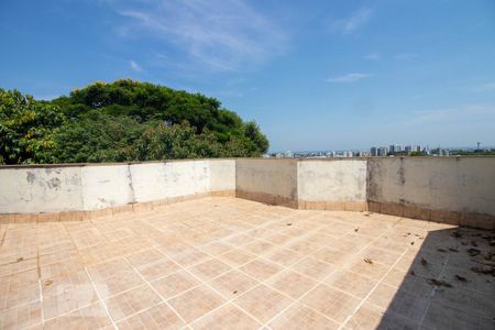 Casa à venda com 380m², 3 quartos e 2 vagas Casa à venda com 380m², 3 quartos e 2 vagasCobertura