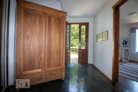 Casa à venda com 380m², 3 quartos e 2 vagas Casa à venda com 380m², 3 quartos e 2 vagasCorredor do Segundo Piso