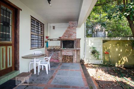 Casa à venda com 380m², 3 quartos e 2 vagas Casa à venda com 380m², 3 quartos e 2 vagasVaranda - Churrasqueira