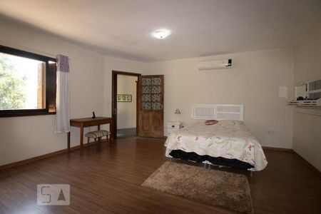 Casa à venda com 380m², 3 quartos e 2 vagas Casa à venda com 380m², 3 quartos e 2 vagasSuíte 3