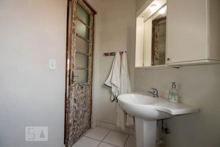 Casa à venda com 380m², 3 quartos e 2 vagas Casa à venda com 380m², 3 quartos e 2 vagasBanheiro da Suíte 2