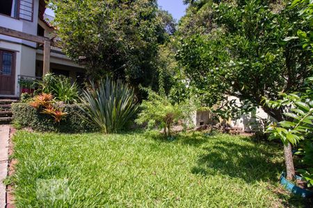 Casa à venda com 380m², 3 quartos e 2 vagas Casa à venda com 380m², 3 quartos e 2 vagasPátio