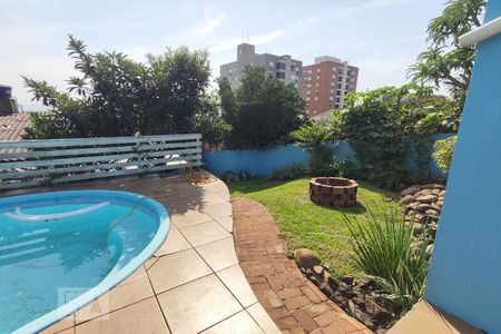 Casa à venda com 300m², 4 quartos e 1 vaga Casa à venda com 300m², 4 quartos e 1 vagaPiscina