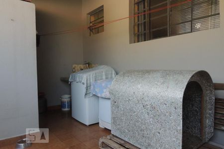 Casa à venda com 420m², 3 quartos e 2 vagasEdícula
