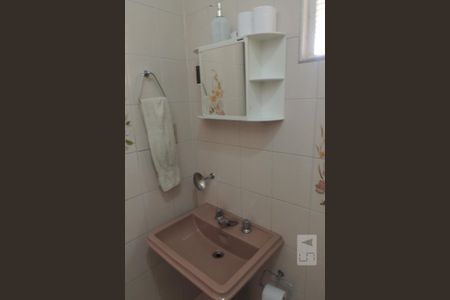 Casa à venda com 420m², 3 quartos e 2 vagasBanheiro