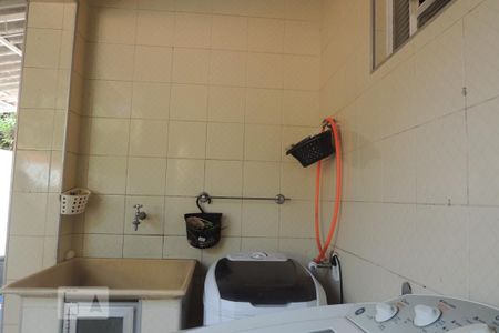 Casa à venda com 420m², 3 quartos e 2 vagasÁrea de Serviço