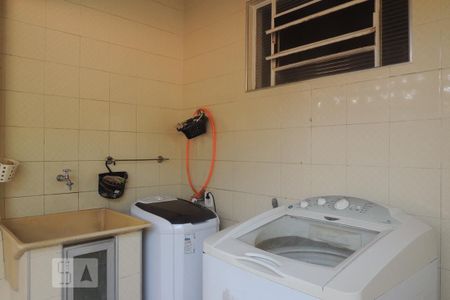 Casa à venda com 420m², 3 quartos e 2 vagasÁrea de Serviço