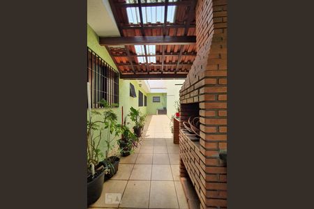 Casa à venda com 260m², 4 quartos e 5 vagas Casa à venda com 260m², 4 quartos e 5 vagasChurrasqueira