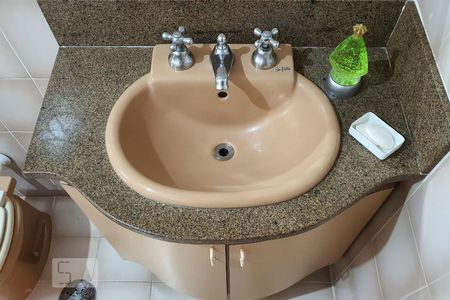 Casa à venda com 260m², 4 quartos e 5 vagas Casa à venda com 260m², 4 quartos e 5 vagasBanheiro