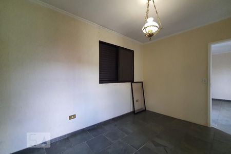 Casa à venda com 260m², 4 quartos e 5 vagas Casa à venda com 260m², 4 quartos e 5 vagasQuarto 4
