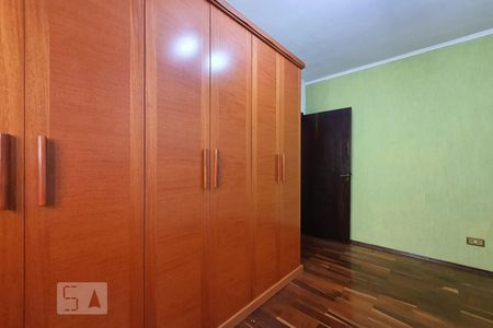 Casa à venda com 260m², 4 quartos e 5 vagas Casa à venda com 260m², 4 quartos e 5 vagasQuarto 2