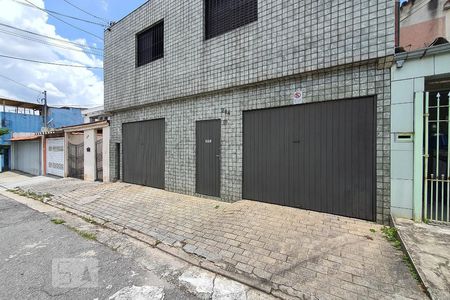 Casa à venda com 260m², 4 quartos e 5 vagas Casa à venda com 260m², 4 quartos e 5 vagasFachada