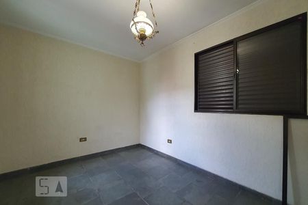 Casa à venda com 260m², 4 quartos e 5 vagas Casa à venda com 260m², 4 quartos e 5 vagasQuarto 4