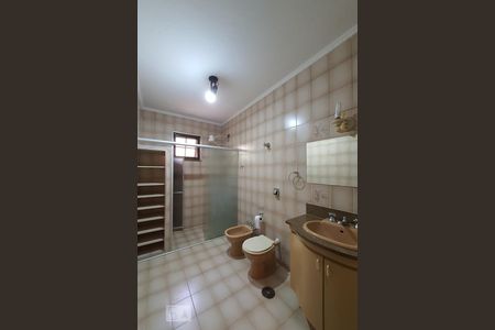 Casa à venda com 260m², 4 quartos e 5 vagas Casa à venda com 260m², 4 quartos e 5 vagasBanheiro