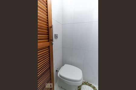 Casa de condomínio à venda com 60m², 2 quartos e 1 vaga Casa de condomínio à venda com 60m², 2 quartos e 1 vagaBanheiro 2