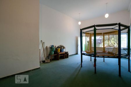 Casa à venda com 320m², 4 quartos e 6 vagas Casa à venda com 320m², 4 quartos e 6 vagasSalão de festas