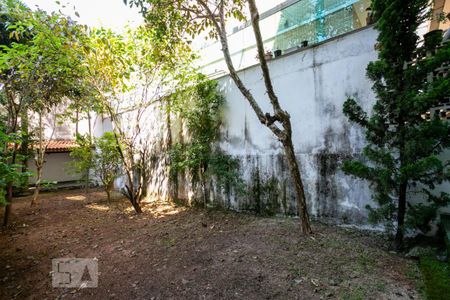 Casa à venda com 320m², 4 quartos e 6 vagas Casa à venda com 320m², 4 quartos e 6 vagasPomar