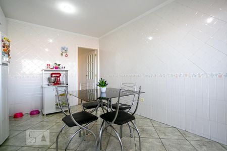 Casa à venda com 320m², 4 quartos e 6 vagas Casa à venda com 320m², 4 quartos e 6 vagasCozinha