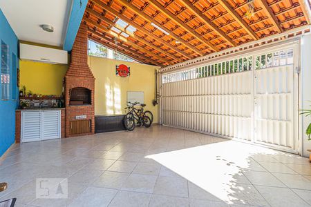 Casa à venda com 74m², 3 quartos e 2 vagas Casa à venda com 74m², 3 quartos e 2 vagasGaragem