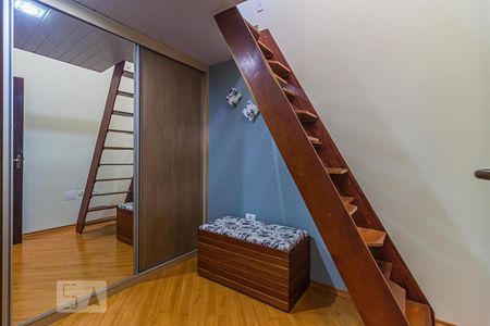 Casa à venda com 74m², 3 quartos e 2 vagas Casa à venda com 74m², 3 quartos e 2 vagasCloset