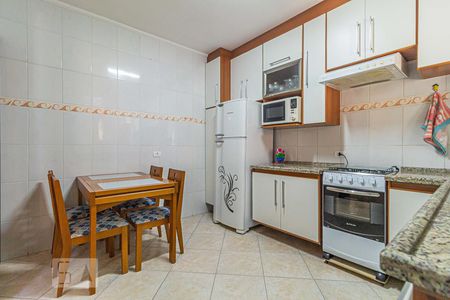 Casa à venda com 74m², 3 quartos e 2 vagas Casa à venda com 74m², 3 quartos e 2 vagasCozinha