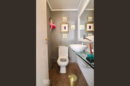 Apartamento à venda com 200m², 3 quartos e 3 vagasBanheiro 1 - Lavabo