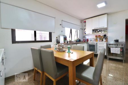 Apartamento à venda com 200m², 3 quartos e 3 vagasCozinha