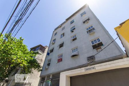 Apartamento à venda com 44m², 1 quarto e sem vaga Apartamento à venda com 44m², 1 quarto e sem vagaFachada