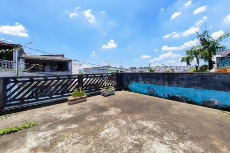 Casa à venda com 204m², 2 quartos e 2 vagas Casa à venda com 204m², 2 quartos e 2 vagasVaranda