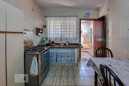 Casa à venda com 204m², 2 quartos e 2 vagas Casa à venda com 204m², 2 quartos e 2 vagasCozinha