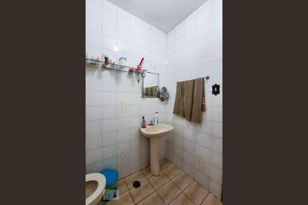 Casa à venda com 204m², 2 quartos e 2 vagas Casa à venda com 204m², 2 quartos e 2 vagasBanheiro