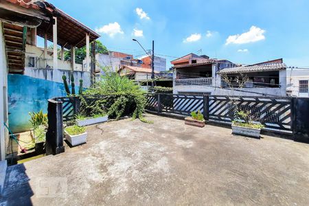 Casa à venda com 204m², 2 quartos e 2 vagas Casa à venda com 204m², 2 quartos e 2 vagasVaranda