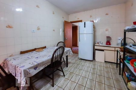 Casa à venda com 204m², 2 quartos e 2 vagas Casa à venda com 204m², 2 quartos e 2 vagasCozinha