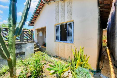 Casa à venda com 204m², 2 quartos e 2 vagas Casa à venda com 204m², 2 quartos e 2 vagasQuintal