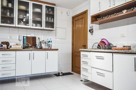 Apartamento à venda com 100m², 3 quartos e 2 vagas Apartamento à venda com 100m², 3 quartos e 2 vagasCozinha