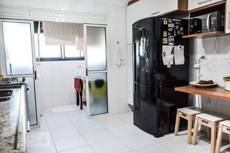 Apartamento à venda com 100m², 3 quartos e 2 vagas Apartamento à venda com 100m², 3 quartos e 2 vagasCozinha