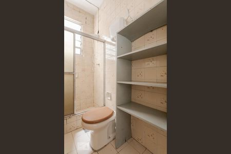 Banheiro de apartamento para alugar com 1 quarto, 30m² em Floresta, Porto Alegre