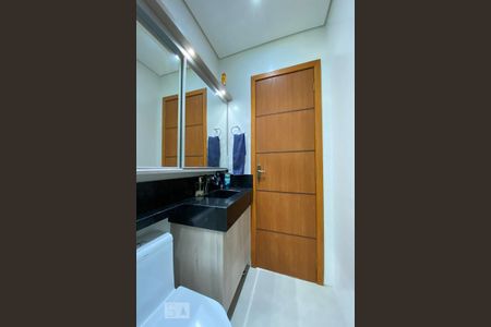 Casa à venda com 117m², 2 quartos e 2 vagasBanheiro 