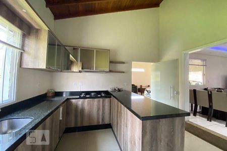 Casa à venda com 117m², 2 quartos e 2 vagasCozinha 