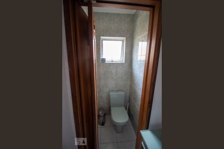 Casa à venda com 350m², 8 quartos e 2 vagas Casa à venda com 350m², 8 quartos e 2 vagasLavabo