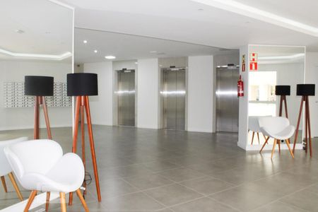 Apartamento à venda com 61m², 2 quartos e 1 vaga Apartamento à venda com 61m², 2 quartos e 1 vagaHall de Entrada