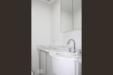 Apartamento à venda com 61m², 2 quartos e 1 vaga Apartamento à venda com 61m², 2 quartos e 1 vagaBanheiro da Suíte