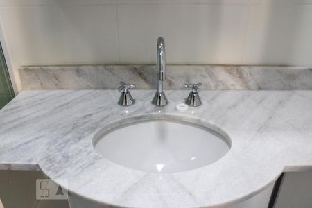 Apartamento à venda com 61m², 2 quartos e 1 vaga Apartamento à venda com 61m², 2 quartos e 1 vagaDetalhe banheiro