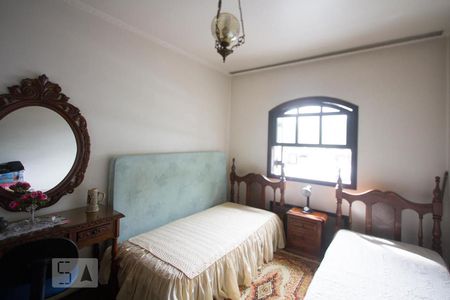 Casa à venda com 308m², 5 quartos e 2 vagasQuarto 3