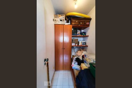 Apartamento à venda com 185m², 3 quartos e 3 vagas Apartamento à venda com 185m², 3 quartos e 3 vagasQuarto de serviço