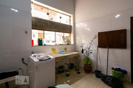 Casa à venda com 796m², 4 quartos e 6 vagas Casa à venda com 796m², 4 quartos e 6 vagasÁrea de serviço