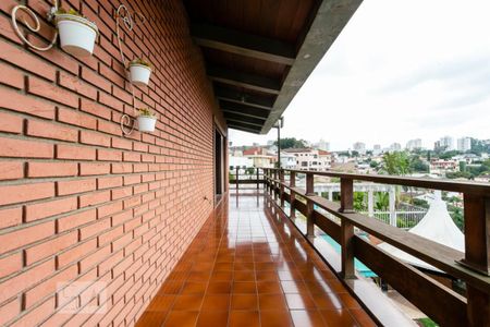 Casa à venda com 796m², 4 quartos e 6 vagas Casa à venda com 796m², 4 quartos e 6 vagasVaranda da Suíte 1
