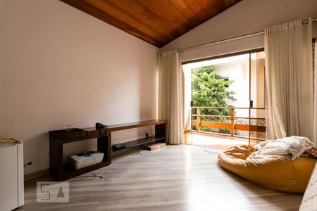 Casa à venda com 796m², 4 quartos e 6 vagas Casa à venda com 796m², 4 quartos e 6 vagasSala de TV