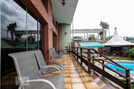 Casa à venda com 796m², 4 quartos e 6 vagas Casa à venda com 796m², 4 quartos e 6 vagasVaranda das salas